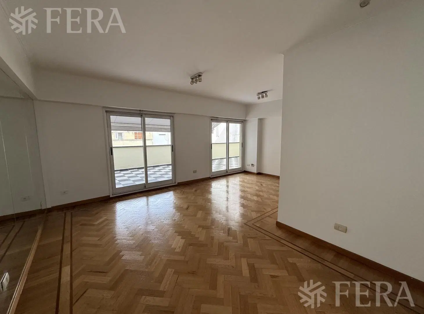 Alquiler de Departamento 2 ambientes con amplio patio en Retiro 3