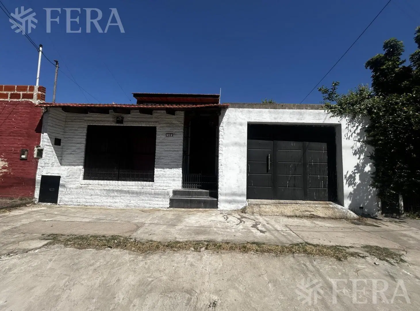 Venta Casa 4 ambientes con cochera y jardín en Bernal Oeste 1