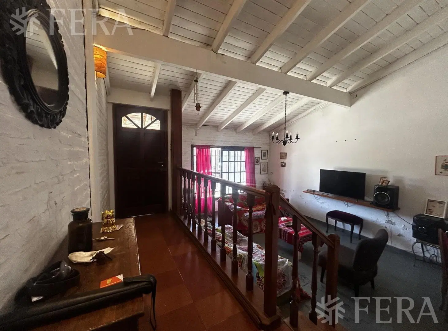 Venta Casa 4 ambientes con cochera y jardín en Bernal Oeste 3