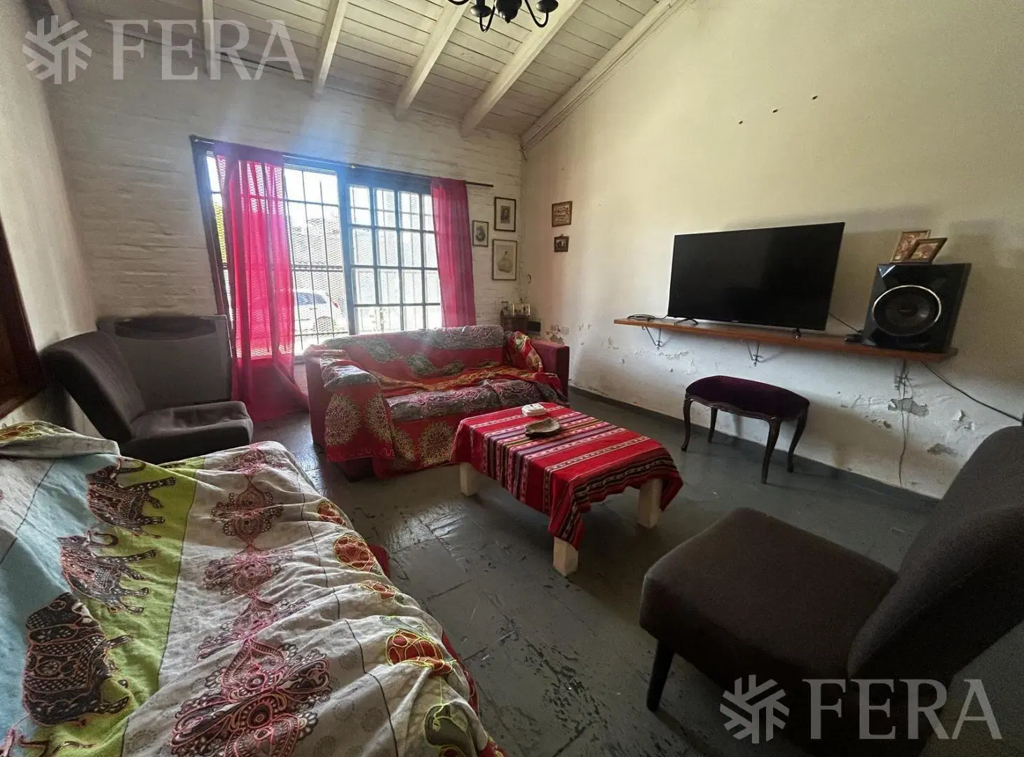 Venta Casa 4 ambientes con cochera y jardín en Bernal Oeste 2