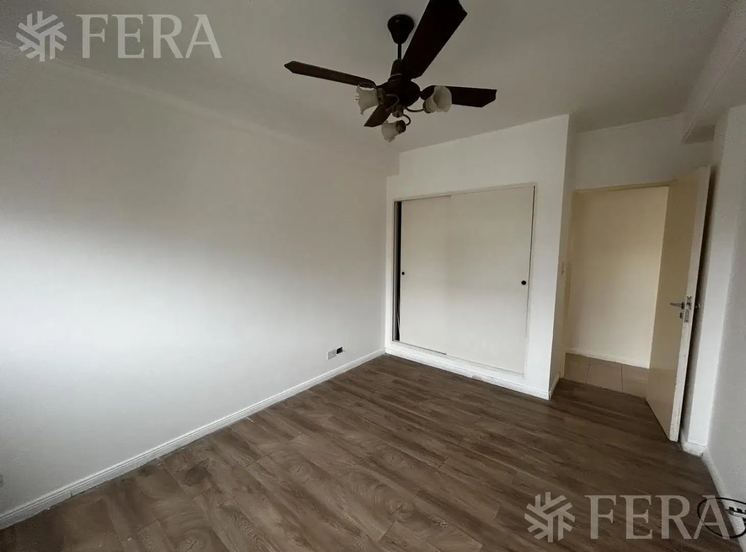 Venta de Departamento 3 ambientes con balcón en Wilde 4