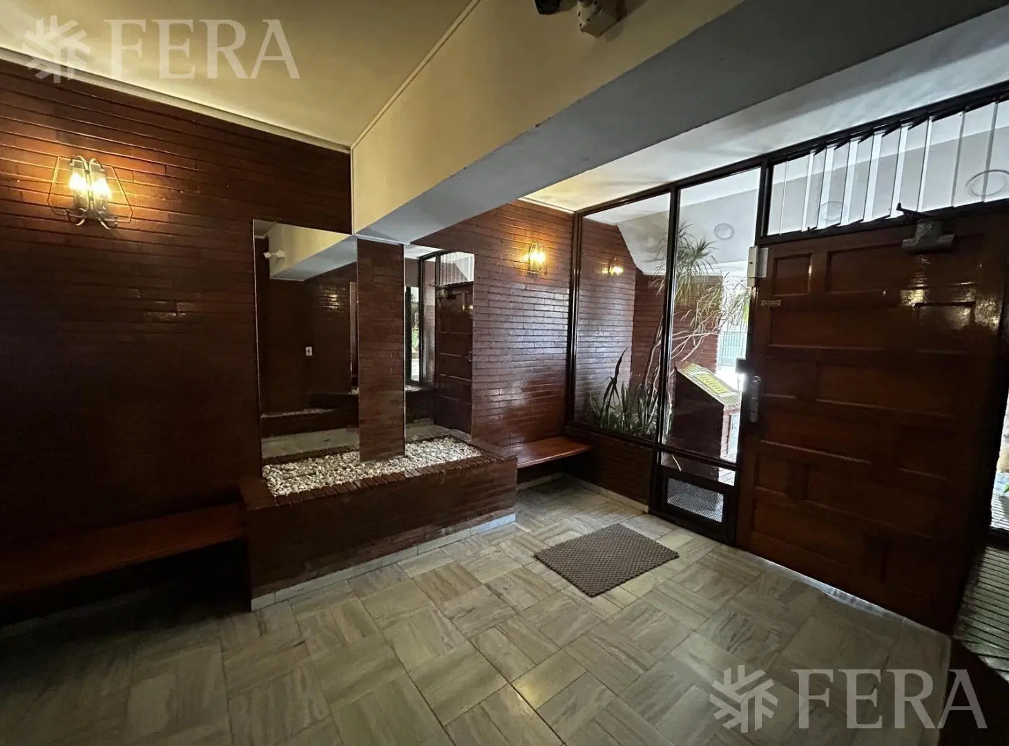 Venta Departamento 4 ambientes con balcón y cochera en Lanús 2