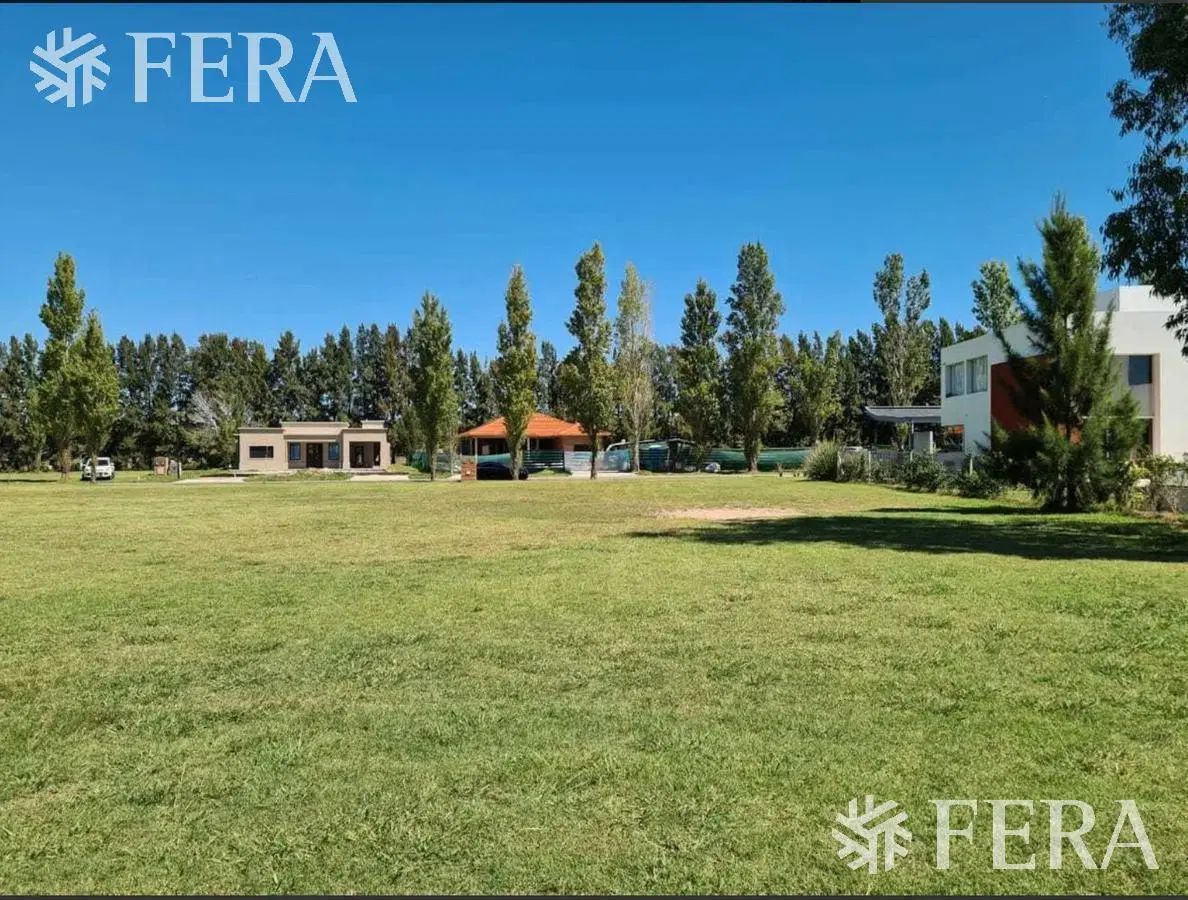 Venta de lote en Club Miralagos 2 4