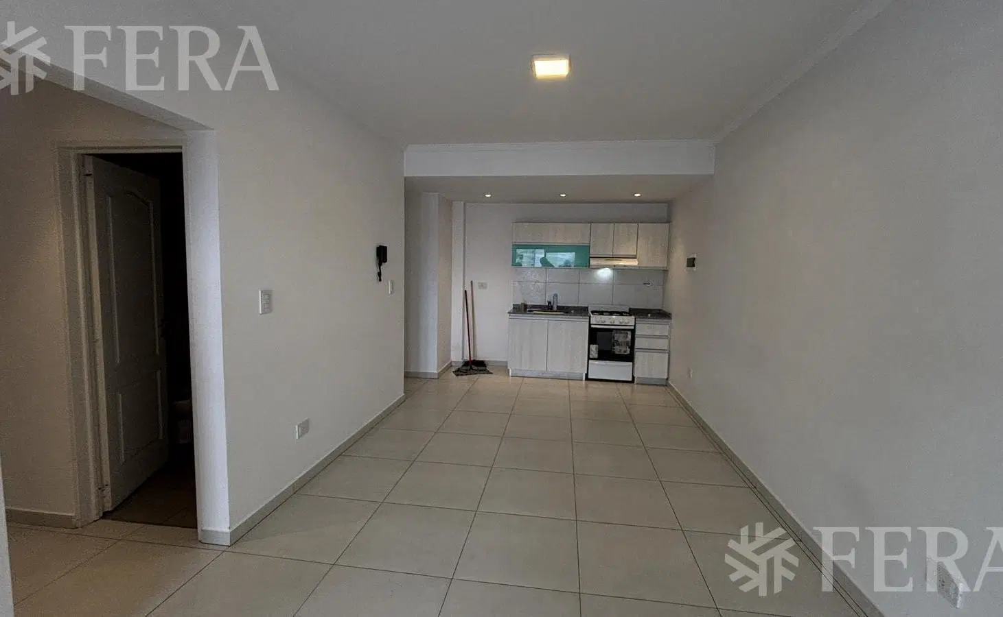 Alquiler departamento monoambiente con balcón en Wilde 3