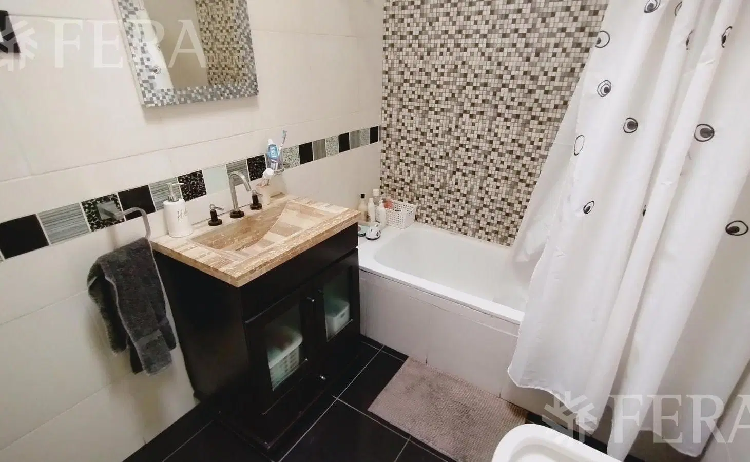 Venta casa 3 ambientes con cochera y patio en Wilde 8