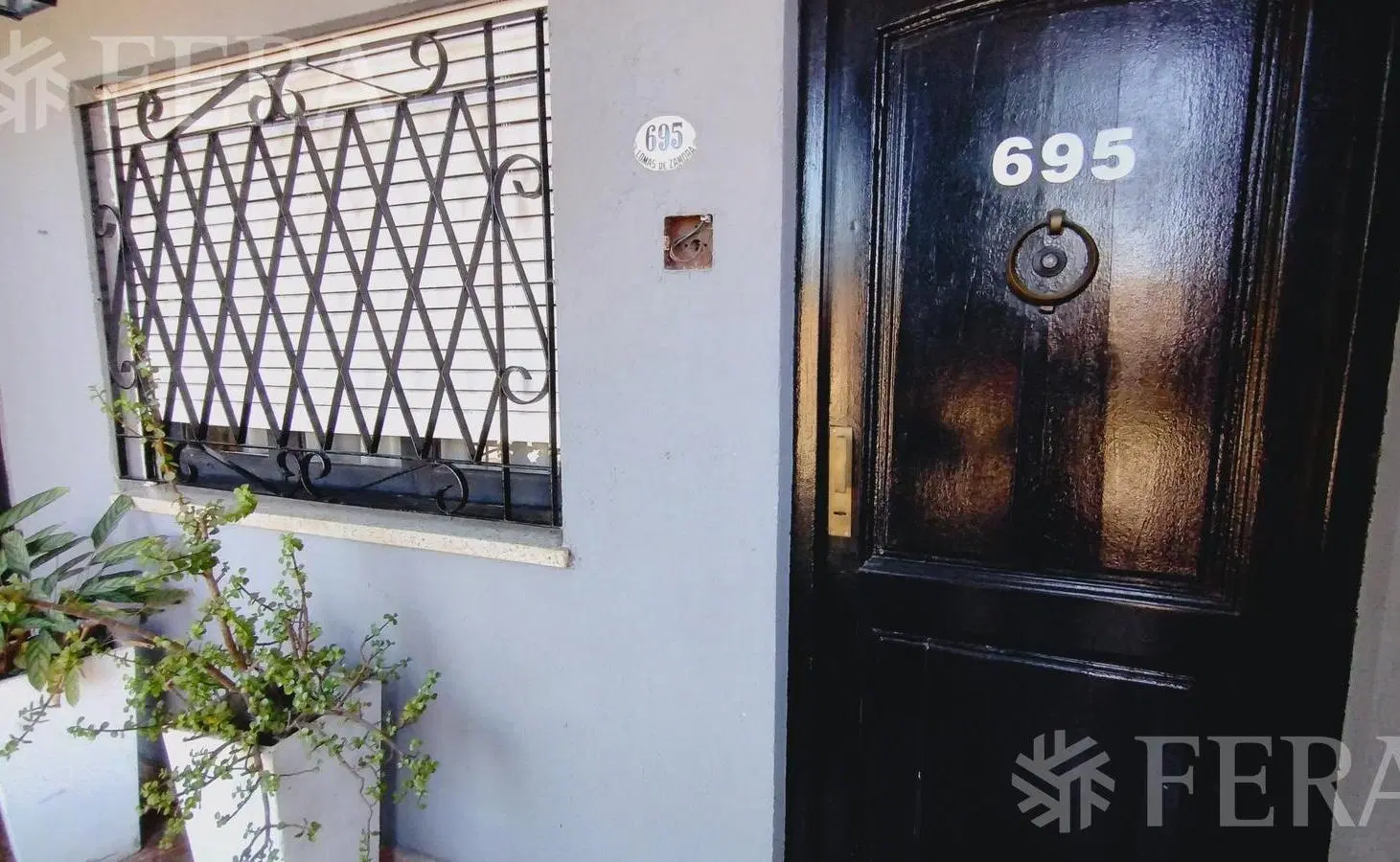 Venta casa 3 ambientes con cochera y patio en Wilde 5