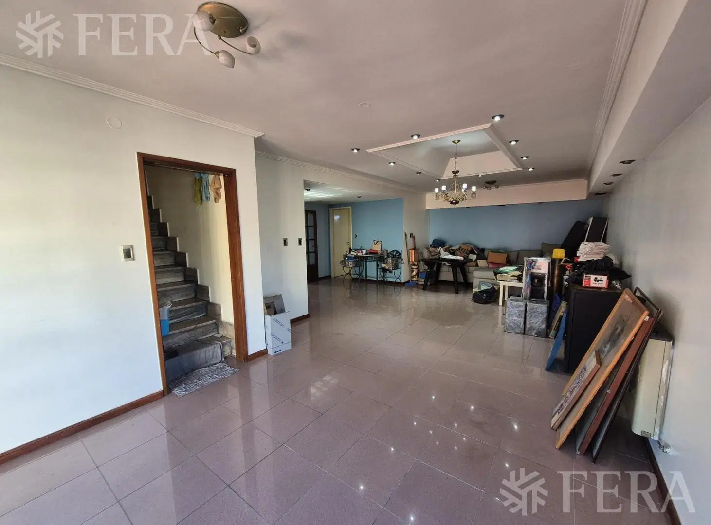 Venta de casa de 4 ambientes con local en Villa La Florida 5