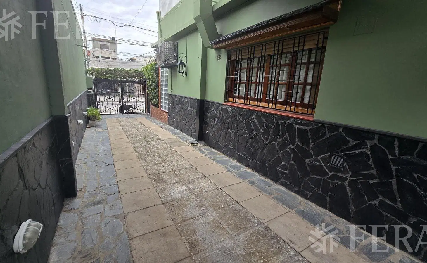 Venta PH 3 ambientes con patio en Villa Dominico 5