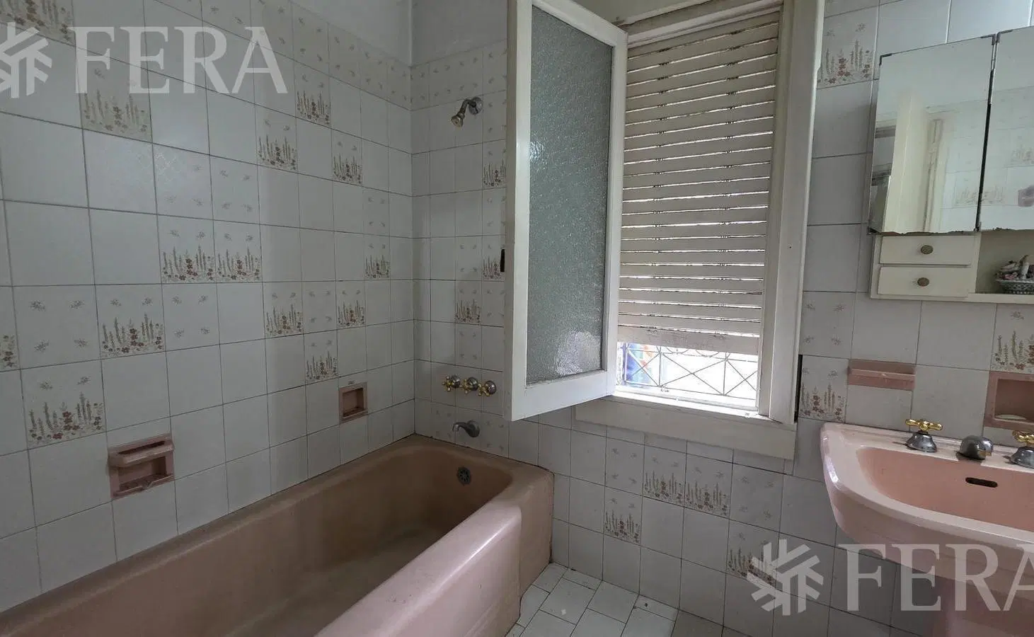 Venta Casa 4 ambientes con terraza y parrilla en Quilmes 5