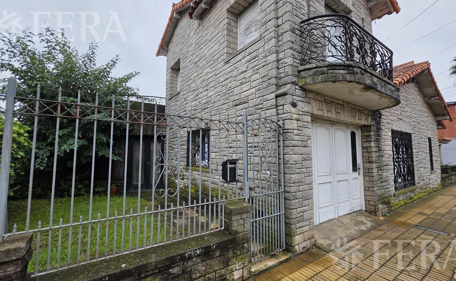Venta Casa 4 ambientes con terraza y parrilla en Quilmes