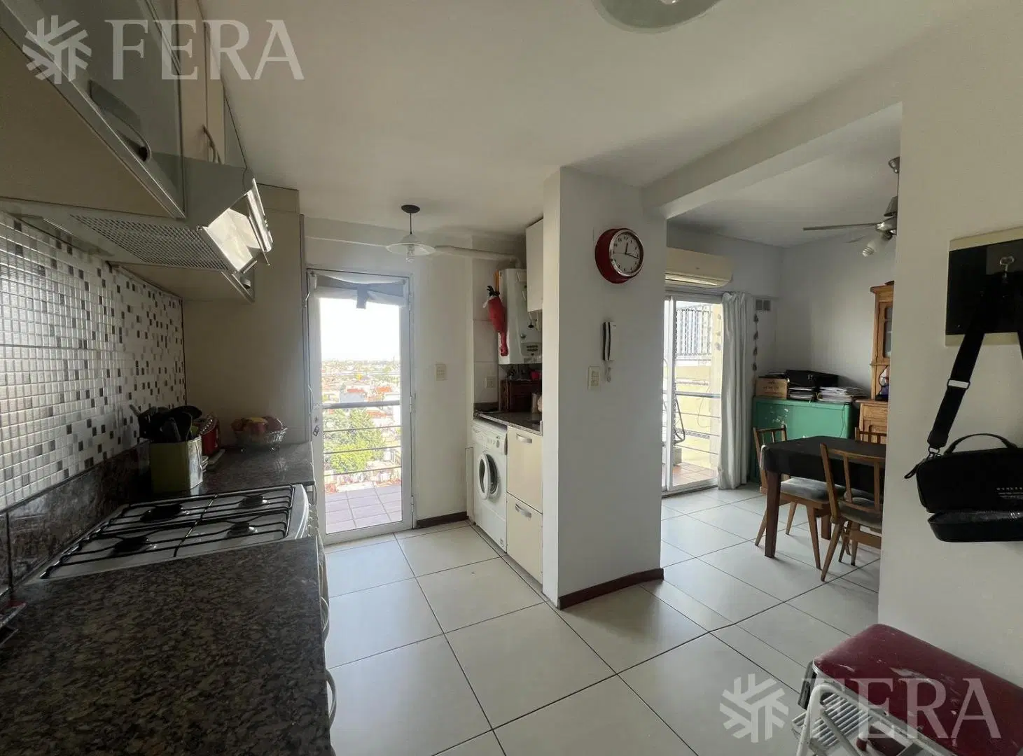 Venta departamento 3 ambientes con balcón en Sarandí 4