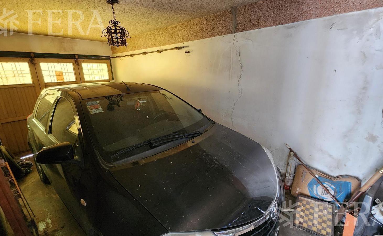 Venta de casa 4 ambientes con cochera en Wilde