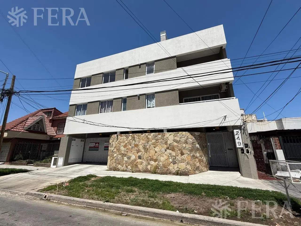 Venta departamento 3 ambientes con balcón en Wilde 1