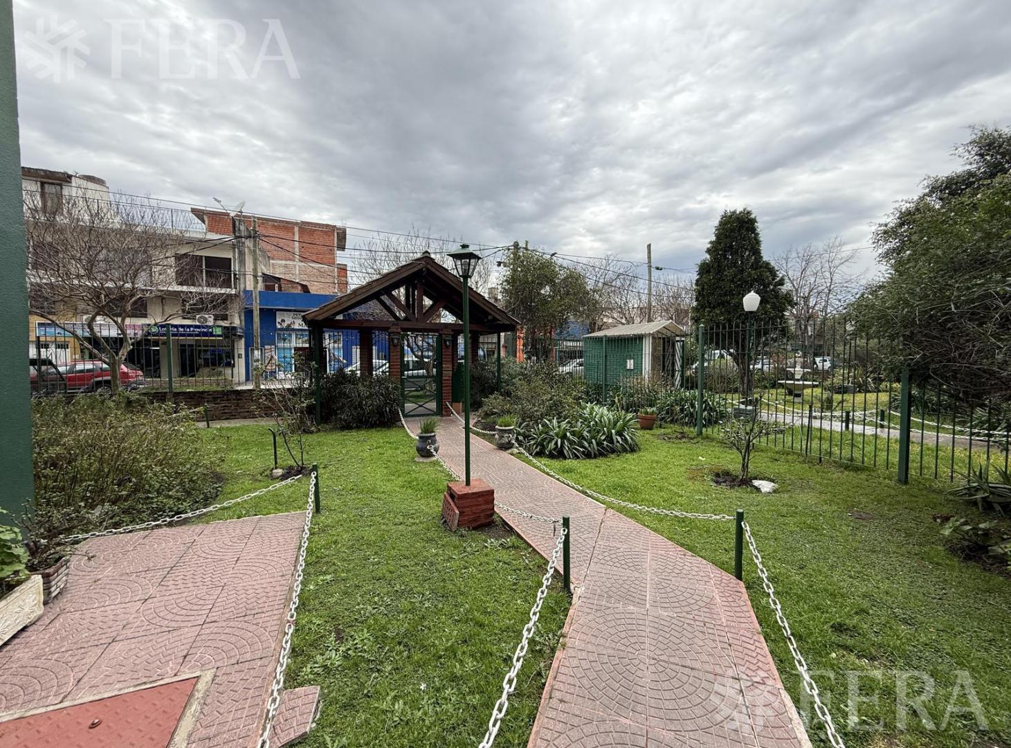 Venta Departamento 3 ambientes con balcón en Lanús