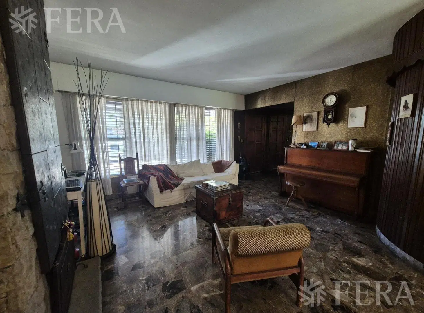 Venta casa 4 ambientes con cochera y jardín en Don Bosco 1