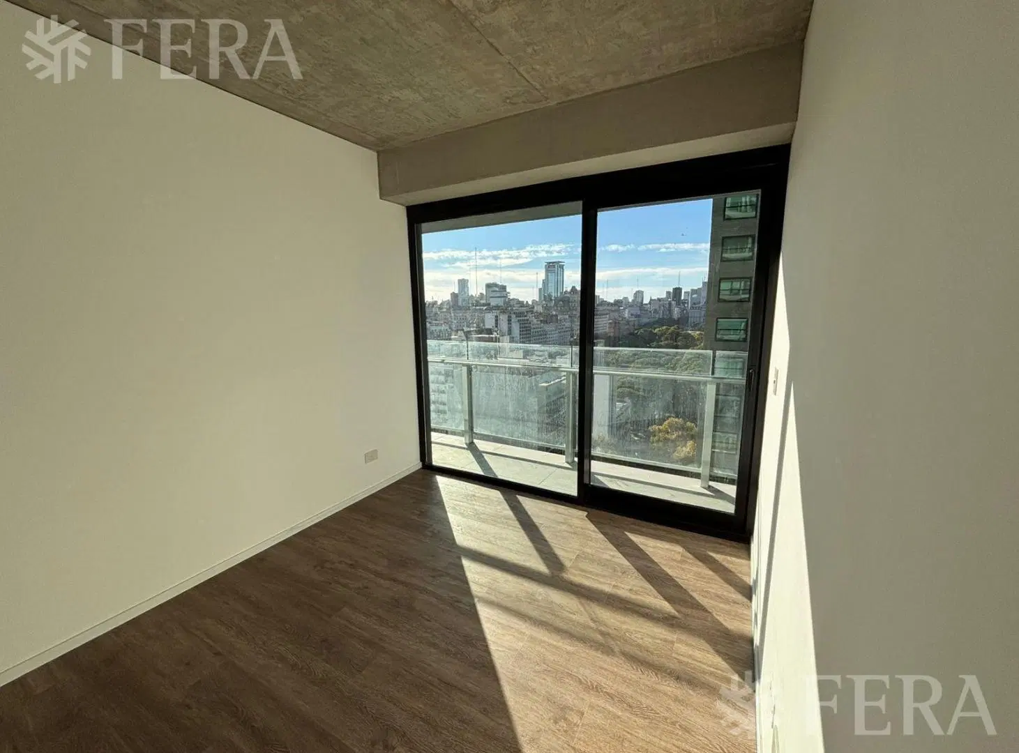 Alquiler Departamento 3 ambientes con balcón y cochera en Capital Federal 2