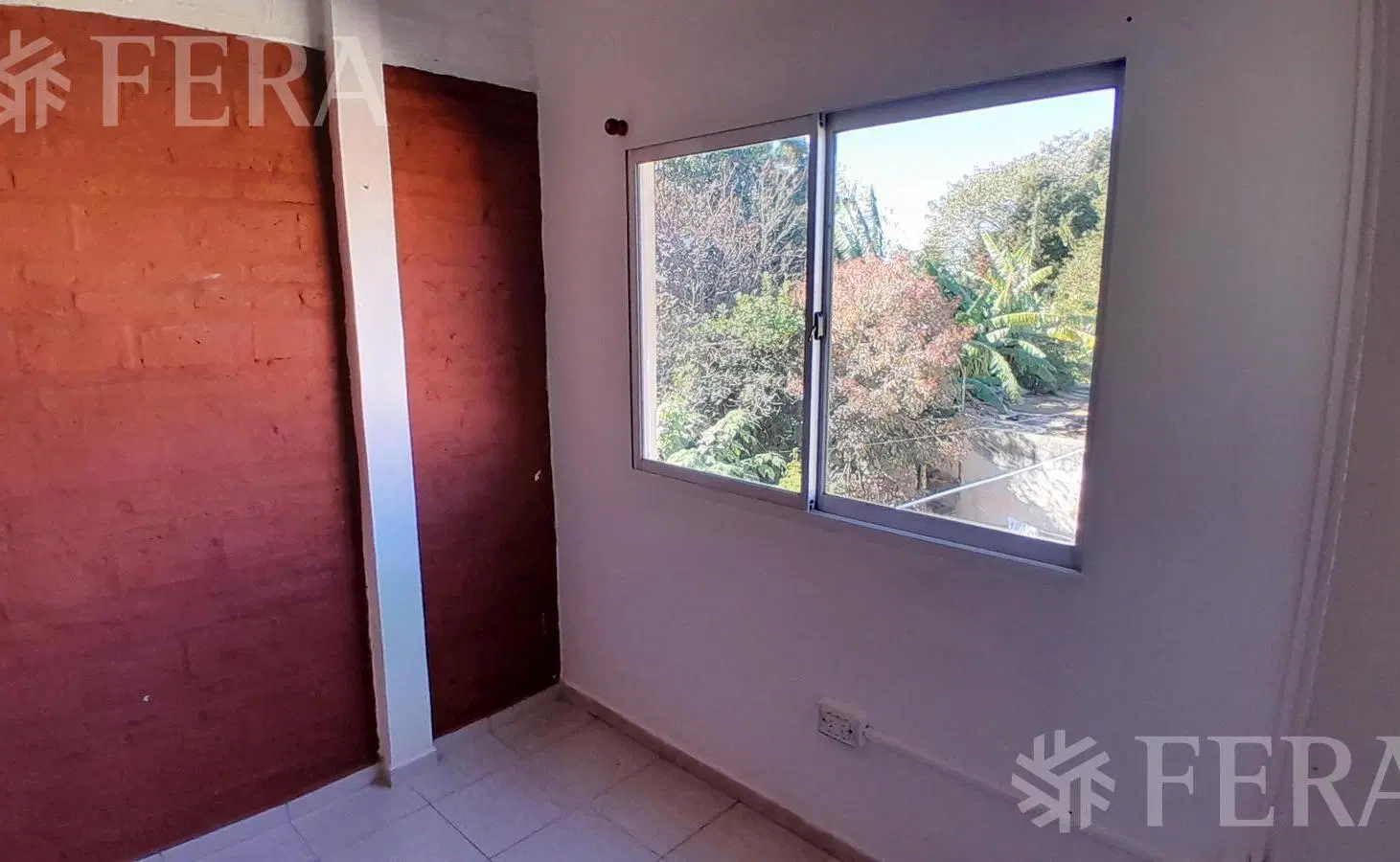 Alquiler Departamento 2 ambientes con balcón en Bernal Oeste 3
