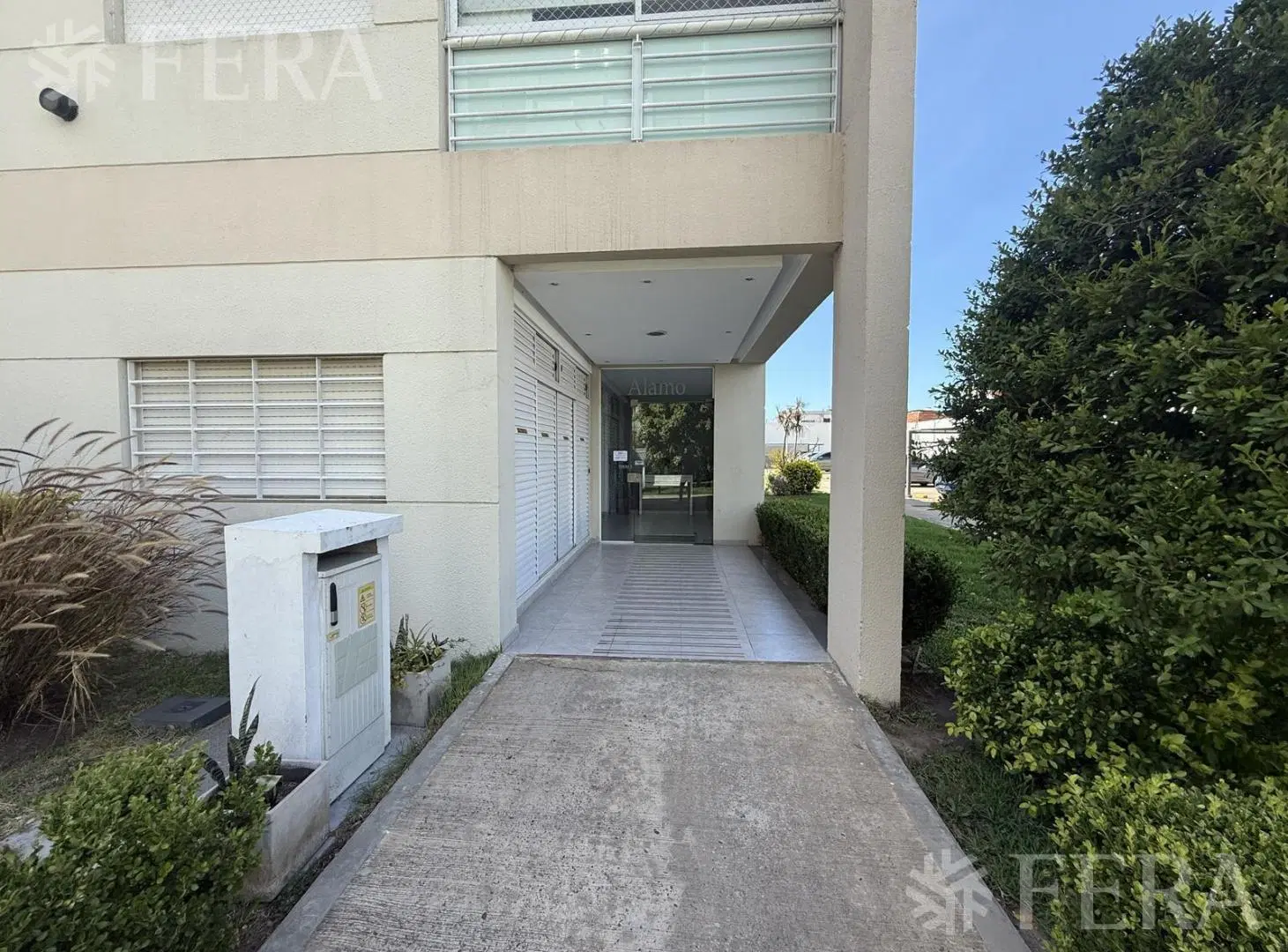 Venta de departamento 2 ambientes con jardín en Wilde 3