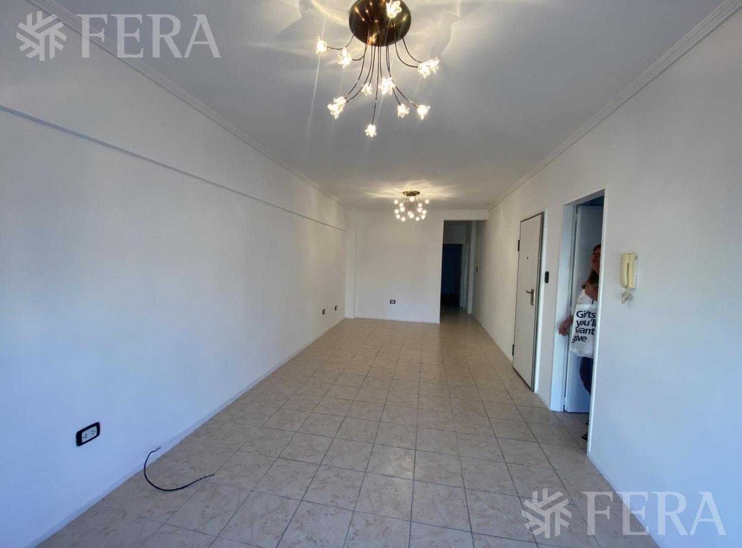 Alquiler departamento de 3 ambientes con cochera en  Wilde