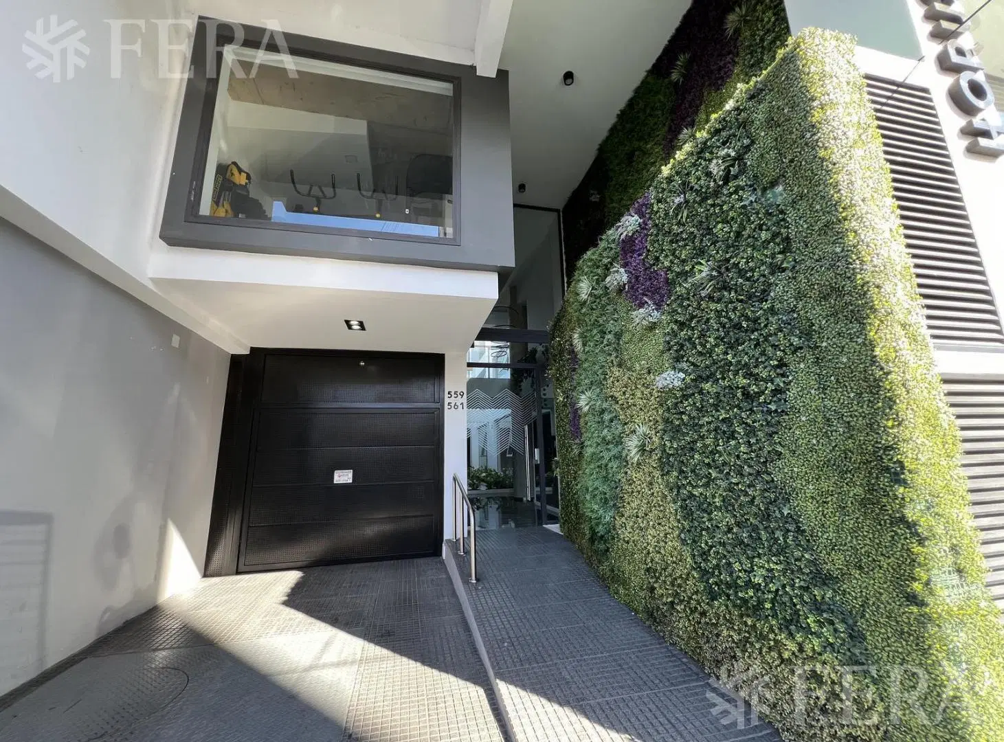Venta de departamento de 5 ambientes con cochera y balcón en Wilde 2