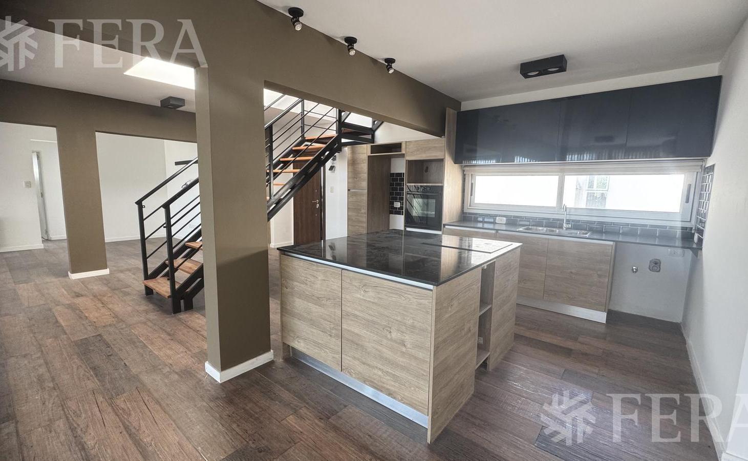 Foto de Venta de departamento de 5 ambientes con cochera y balcón en Wilde, imagen 3