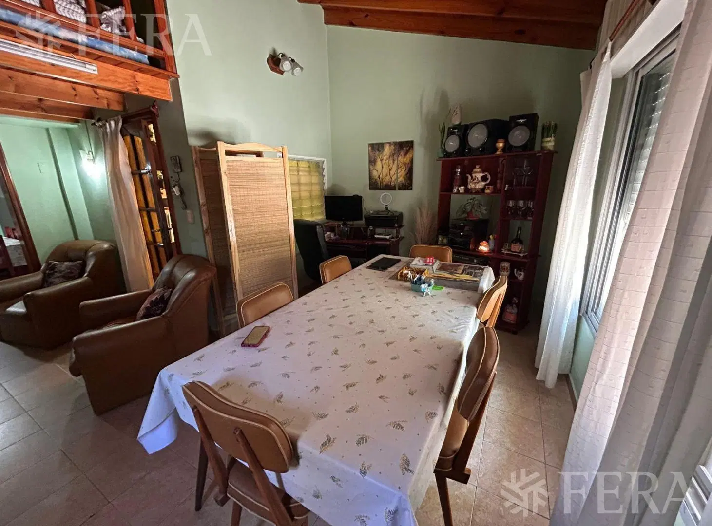 Venta de casa 6 ambientes con cochera en Villa Dominico 3