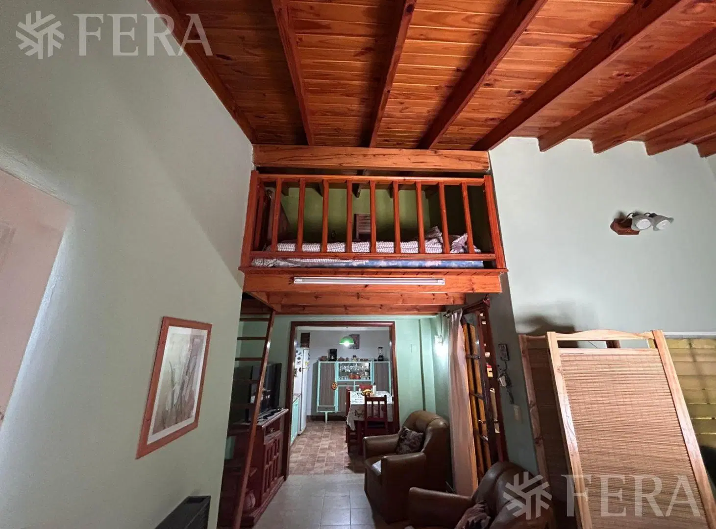 Venta de casa 6 ambientes con cochera en Villa Dominico 4