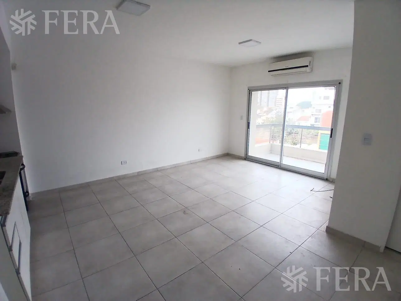 Alquiler departamento 2 ambientes con balcón en Wilde 3