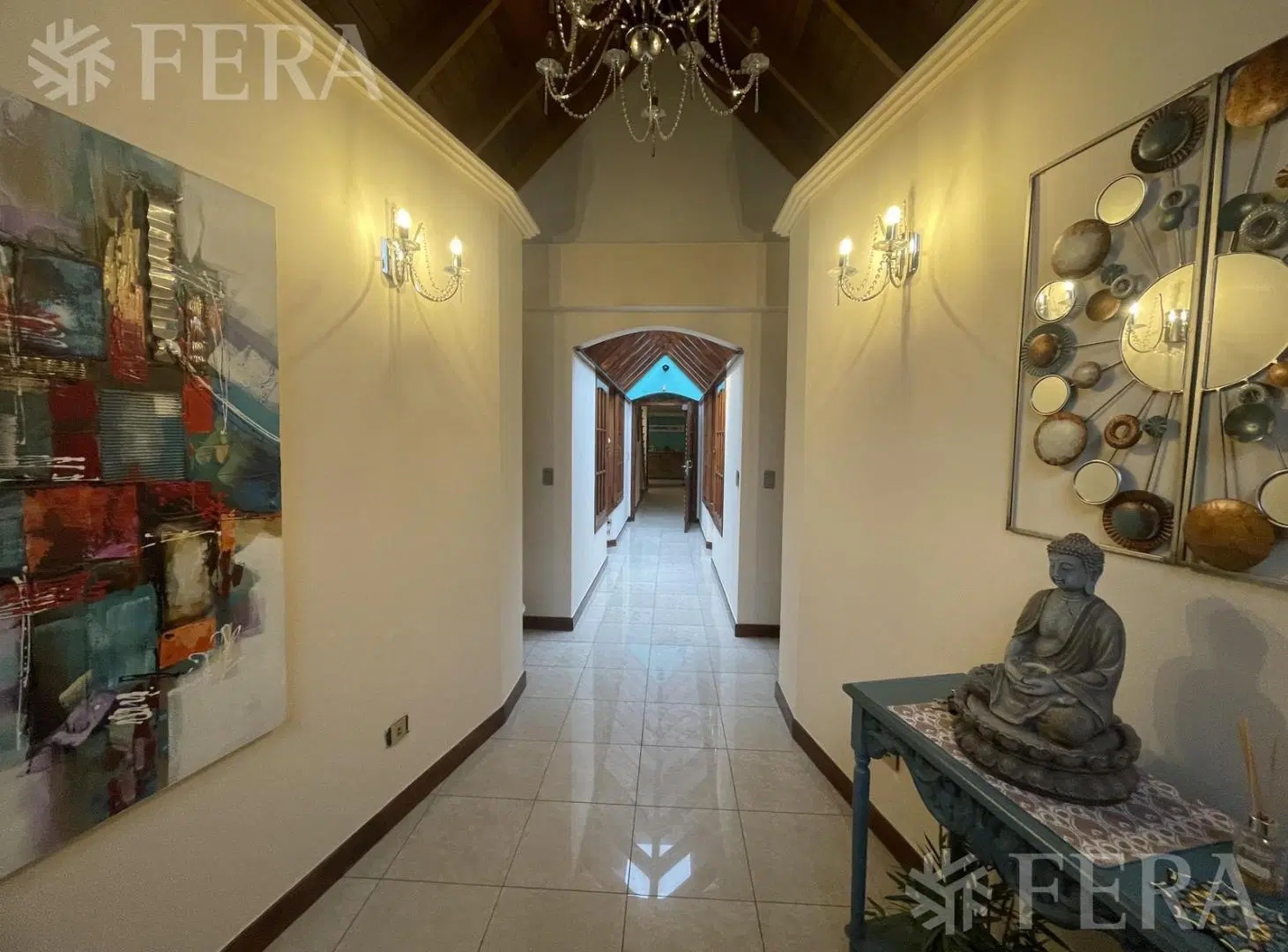Venta casa 4 ambientes con cochera y piscina en Wilde 2