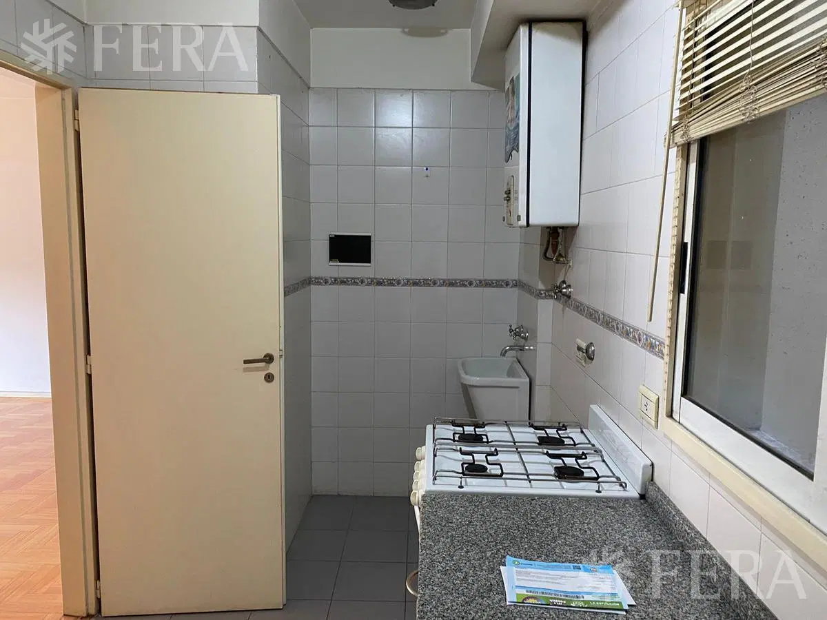 Alquiler departamento 3 ambientes con balcón en Avellaneda 2
