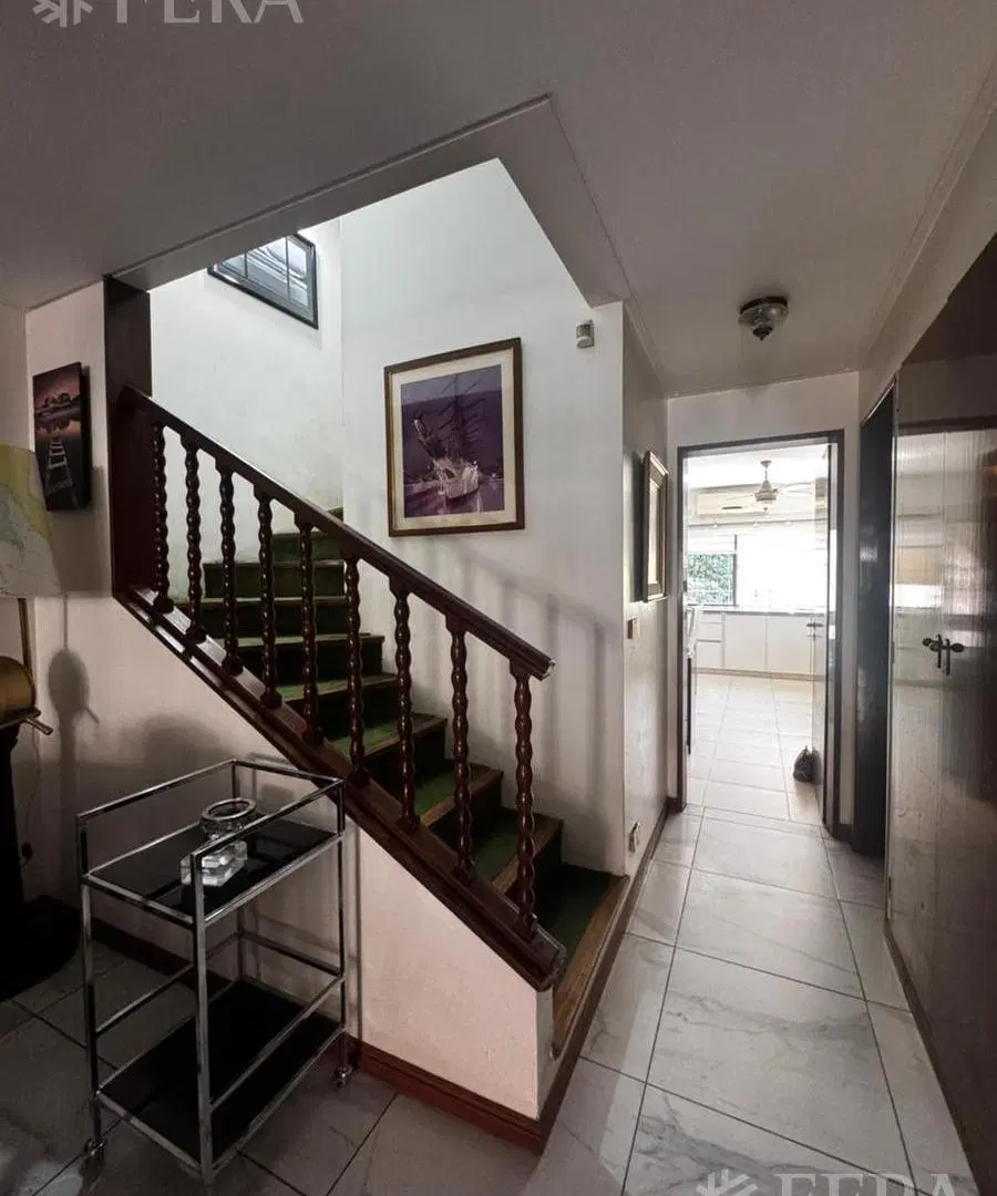 Excelente triplex con cochera doble, jardín y parrilla en Belgrano R 2