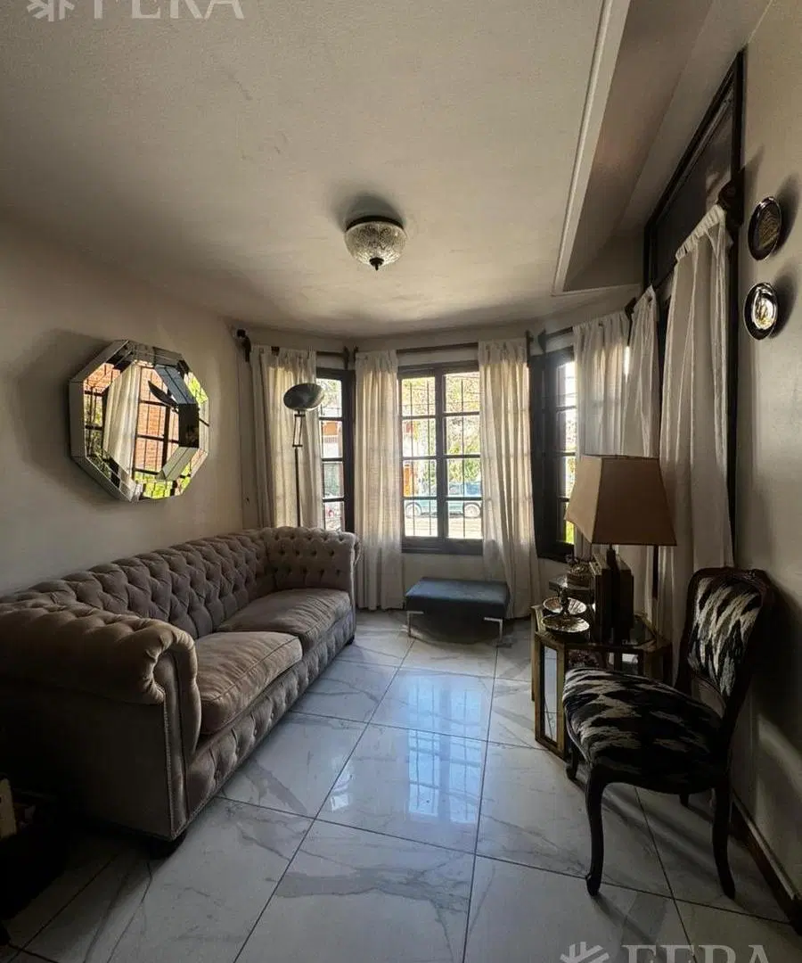 Excelente triplex con cochera doble, jardín y parrilla en Belgrano R 3