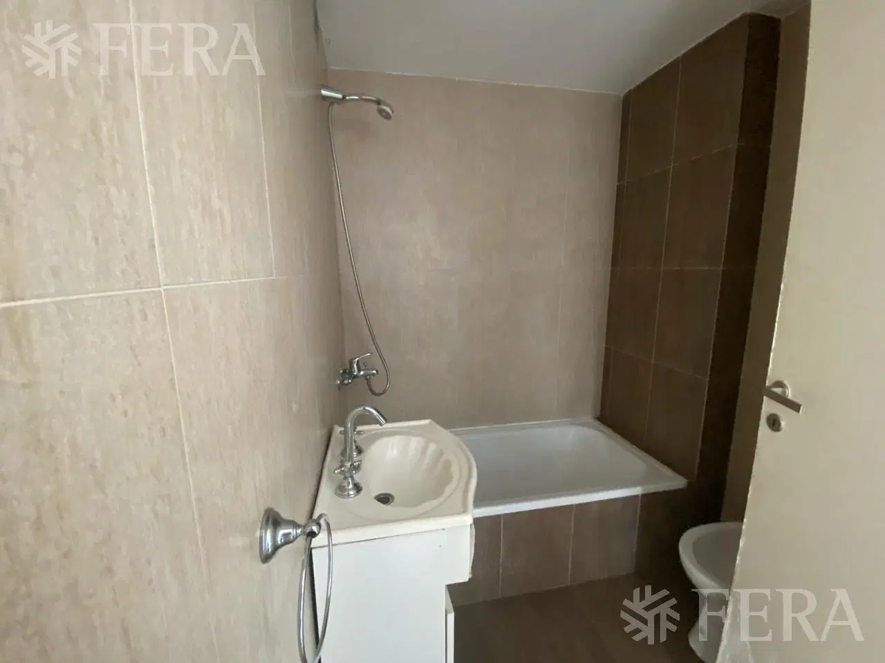 Alquiler de Departamento 2 ambientes con balcón en Wilde 4