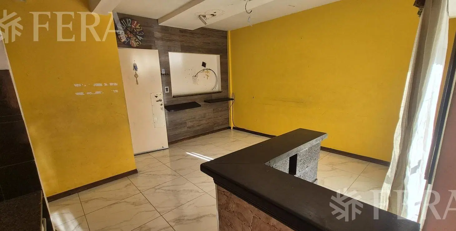 Venta departamento 3 ambientes con balcón en Lanús 2