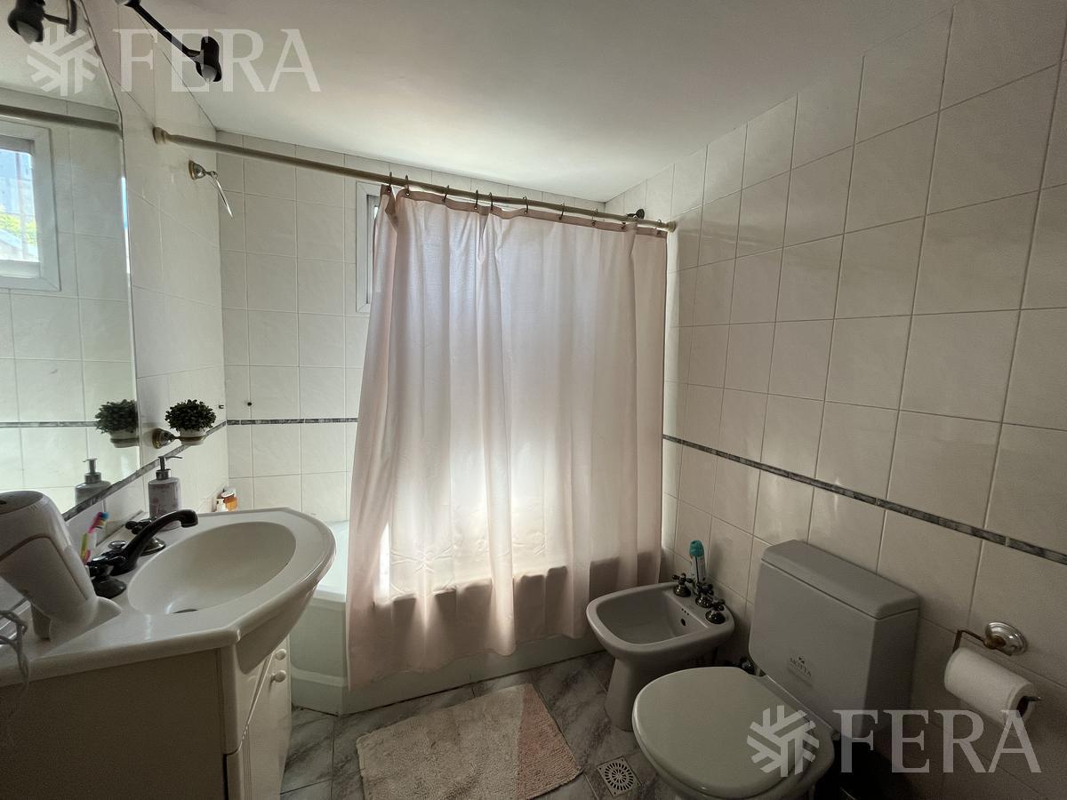 Venta casa 5 ambientes con piscina en Sarandí