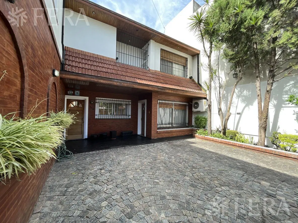 Venta casa 5 ambientes con piscina en Sarandí 5