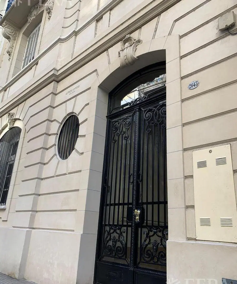 Departamento en Alquiler de 3 Ambientes con Escritorio en Recoleta 2