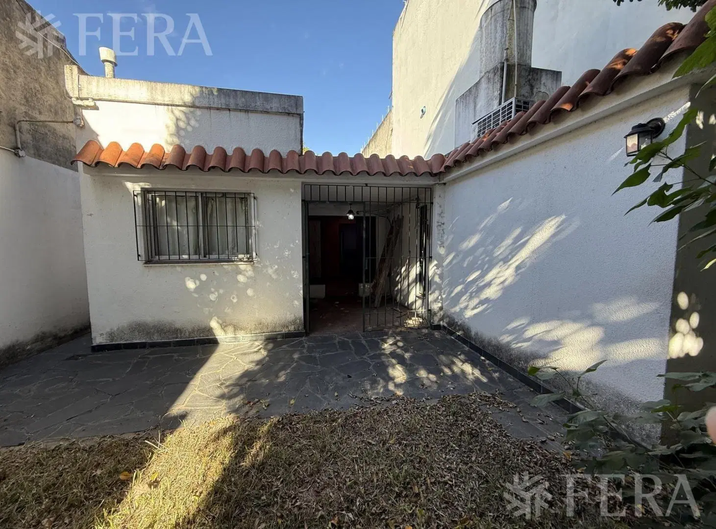 Venta PH 4 ambientes con jardín en Wilde 2