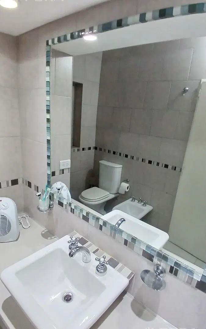 Venta casa 8 ambientes con cochera en Quilmes 4