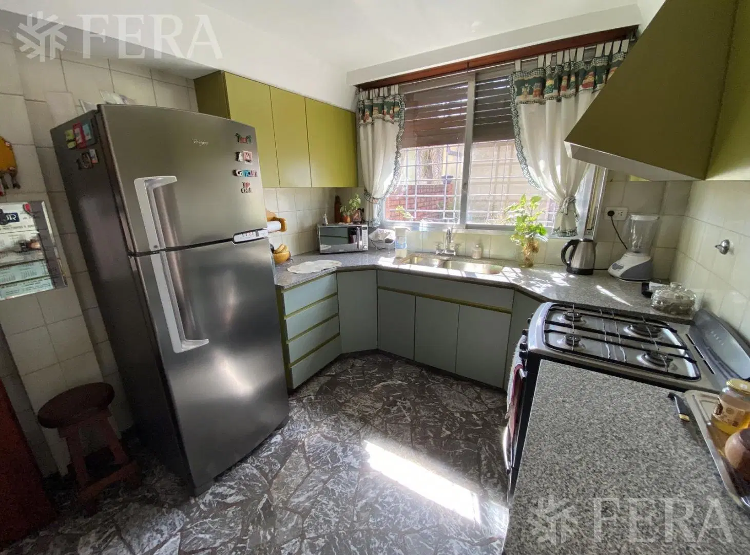 Venta de Casa 6 ambientes con cochera y terraza en Quilmes 3