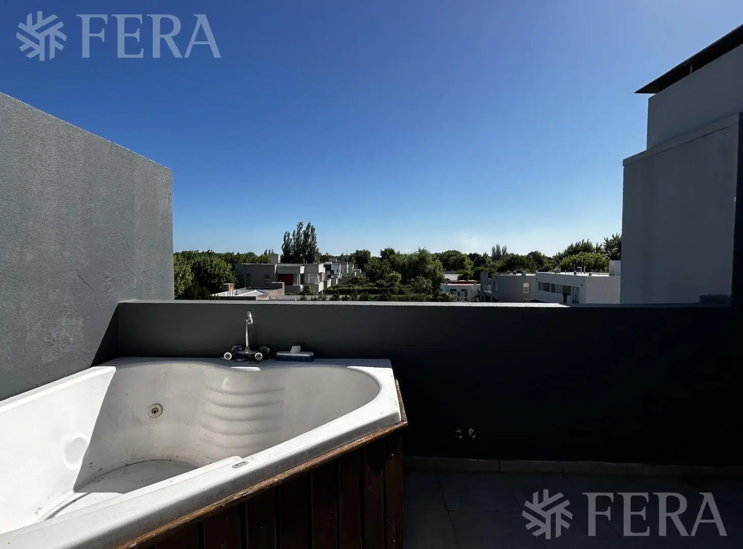 Venta de departamento tipo duplex en Guillermo E Hudson 4