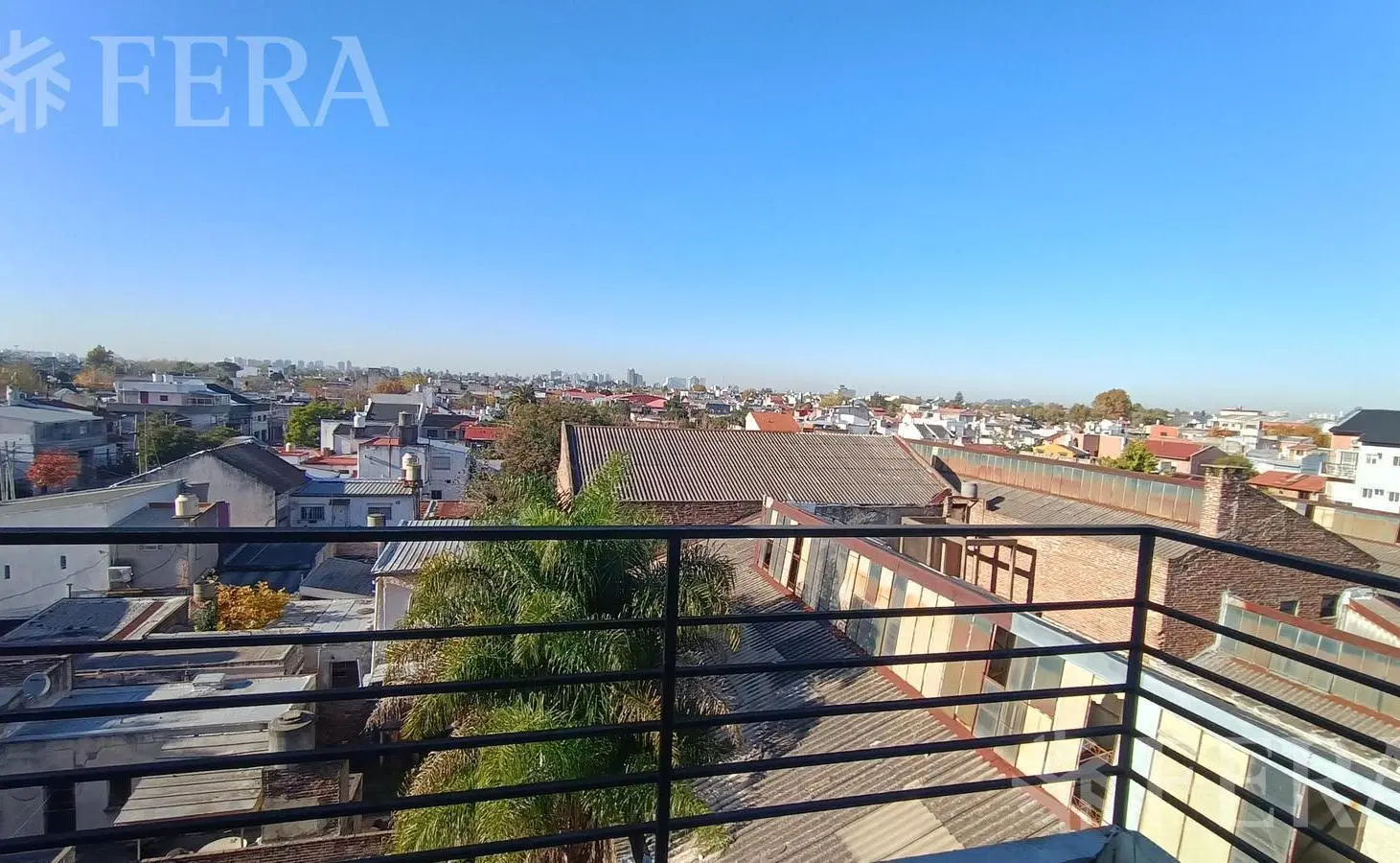 Venta de monoambiente con balcón en Sarandí 1