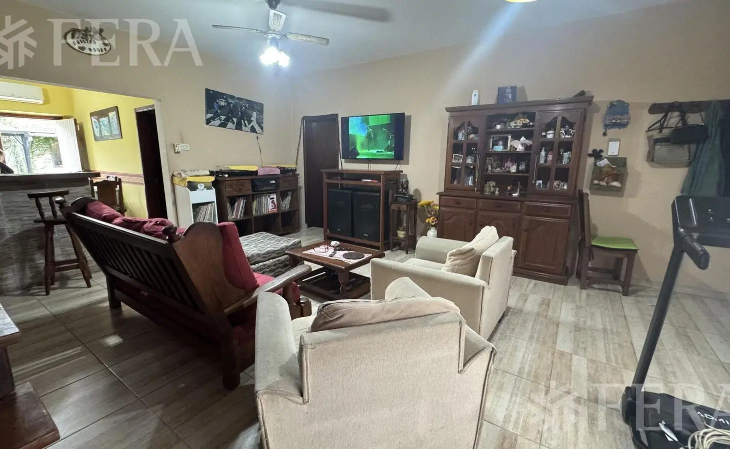 Venta casa 5 ambientes con cochera y quincho en Bernal Oeste 4