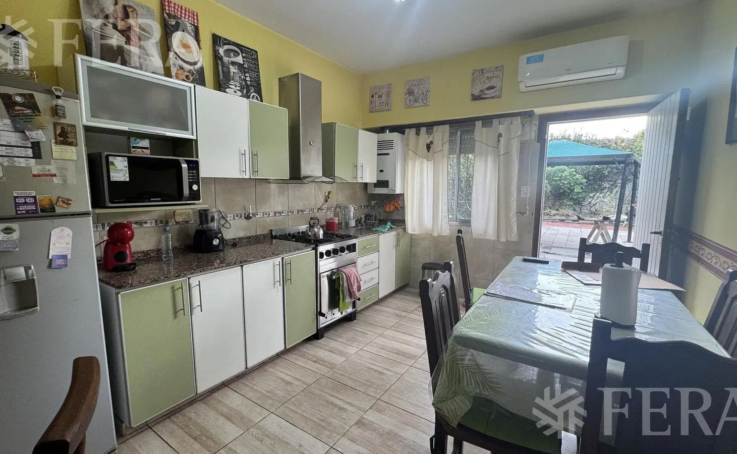 Venta casa 5 ambientes con cochera y quincho en Bernal Oeste 2