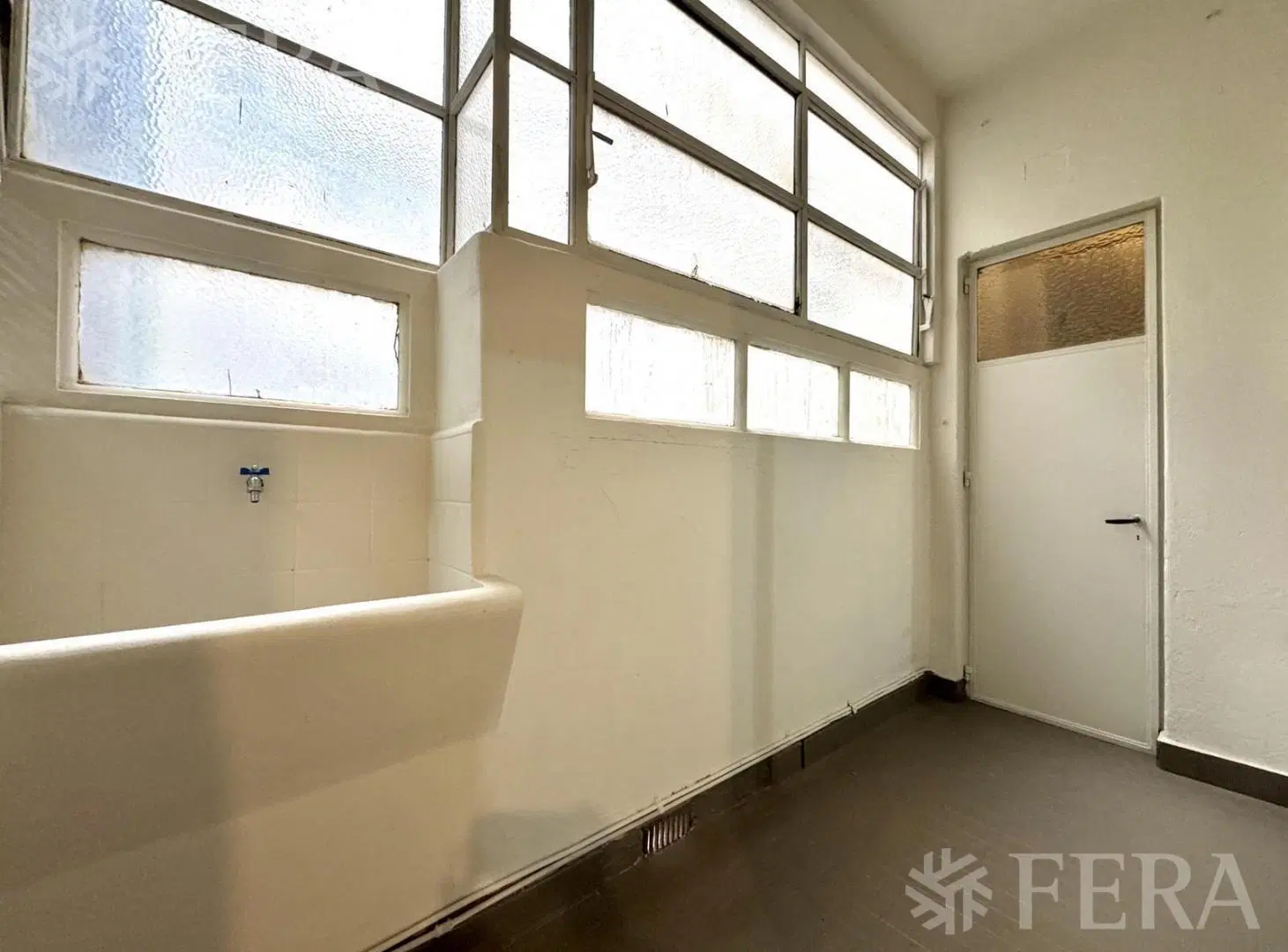 Venta semipiso 3 ambientes con balcón en Palermo 4