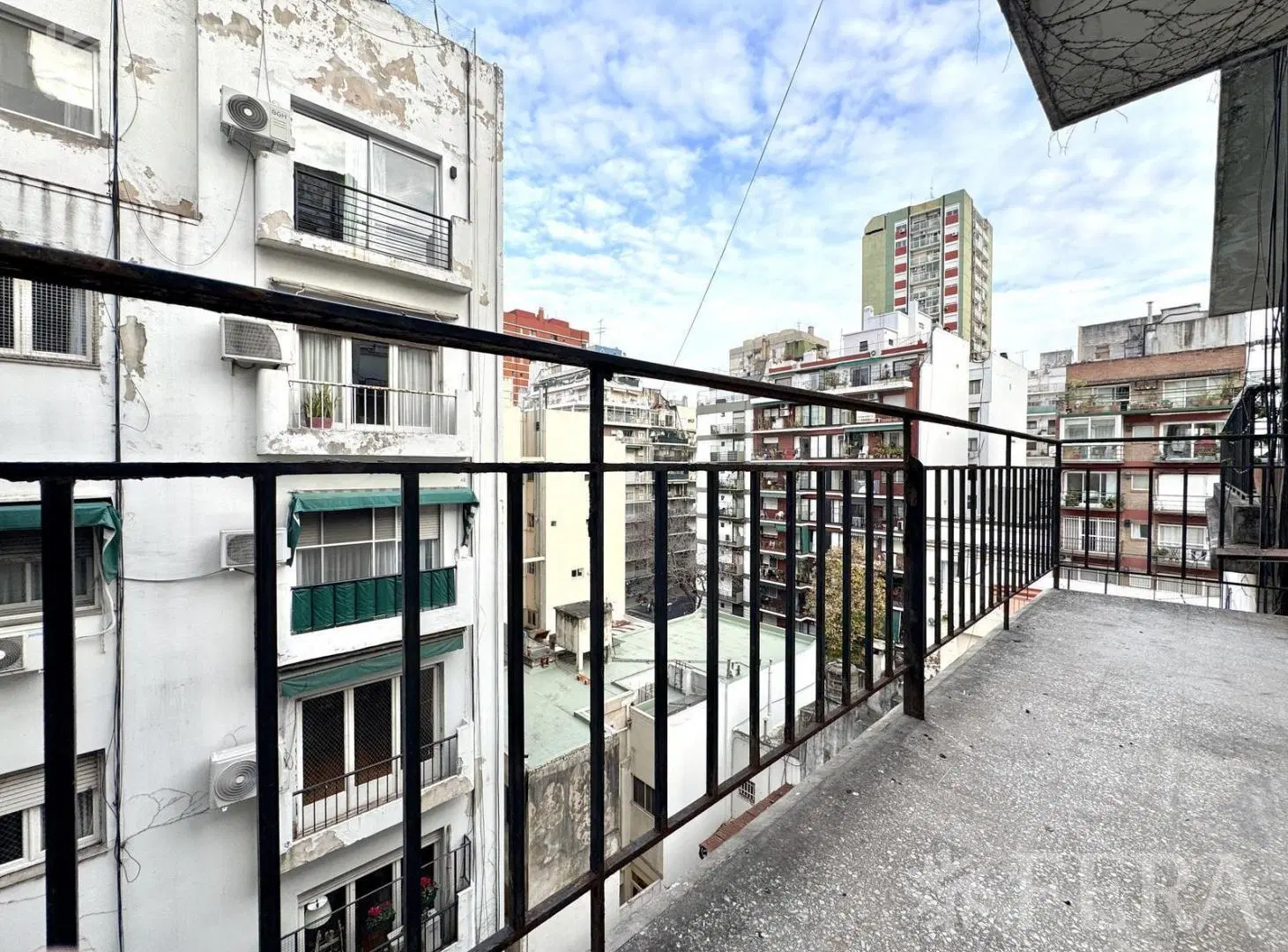 Venta semipiso 3 ambientes con balcón en Palermo 1