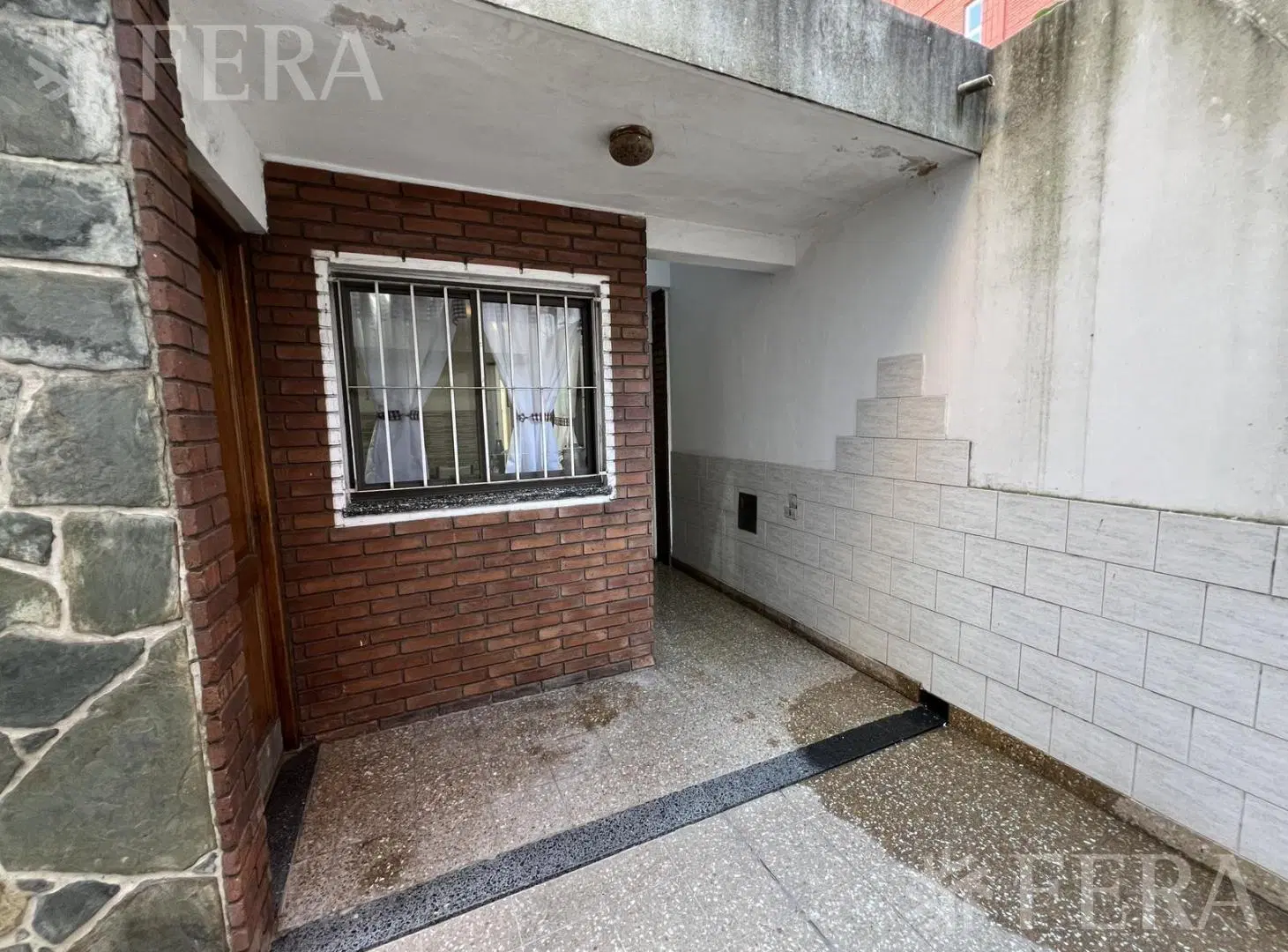 Venta PH 4 ambientes con patio en Wilde 3