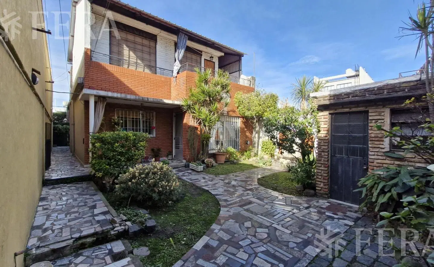 Venta PH de 3 ambientes con patio en Wilde 2