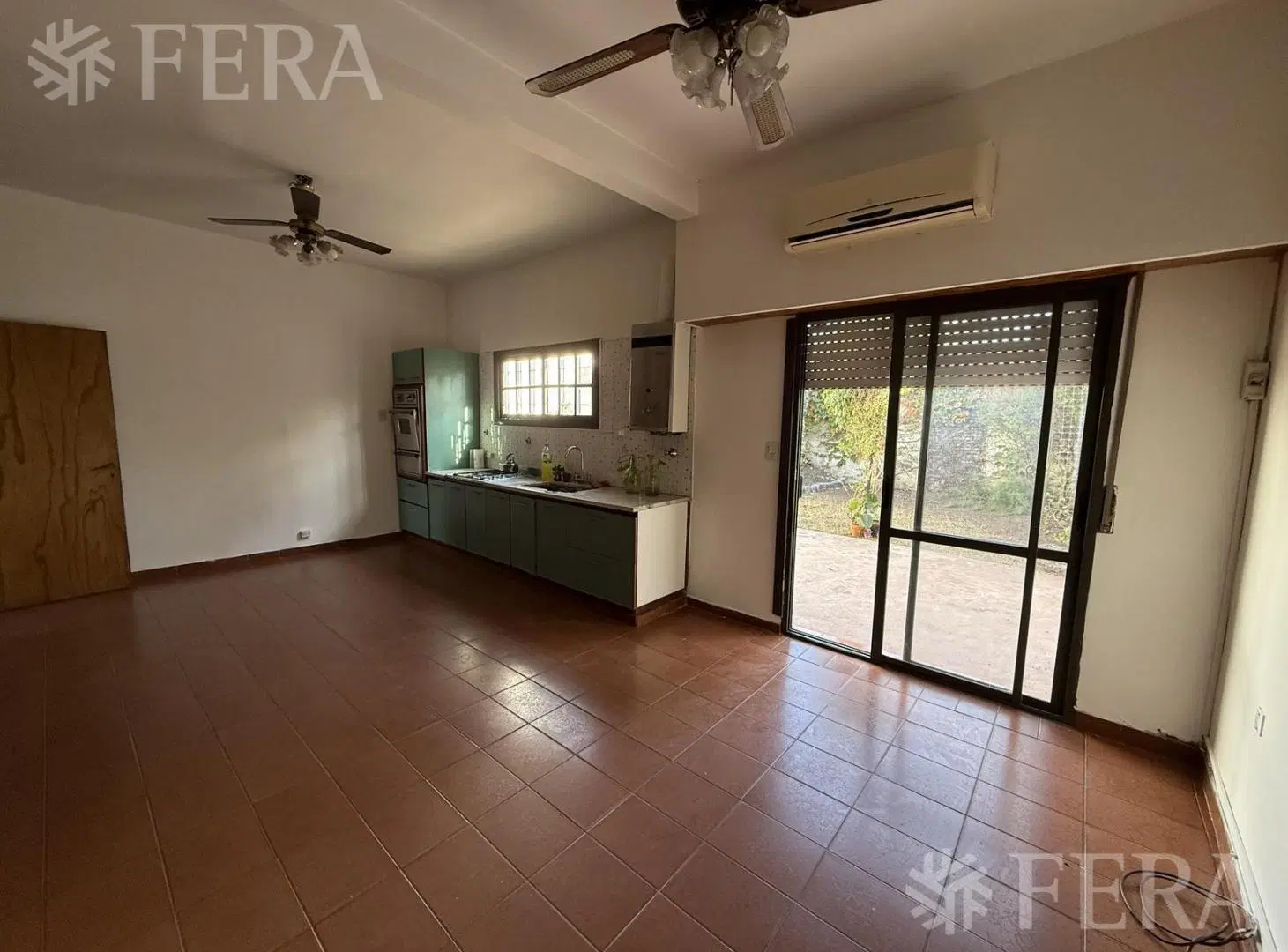 Venta Casa 3 ambientes con cochera y jardin en Wilde 5