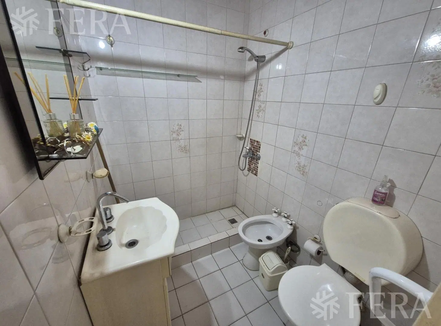 Venta PH 3 ambientes con patio en Wilde 5